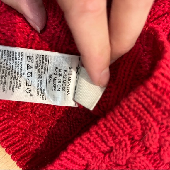 Baby Gap Red knit beanie with pom pom - Picture 2 of 4